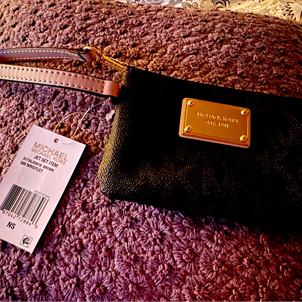 Michael Kors Small Wristlet